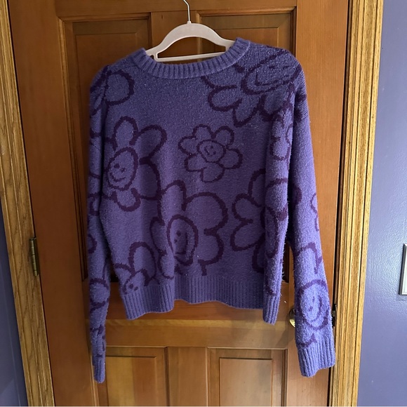 LIKE NEW Forever 21 Purple Flower Sweater - Picture 4 of 5